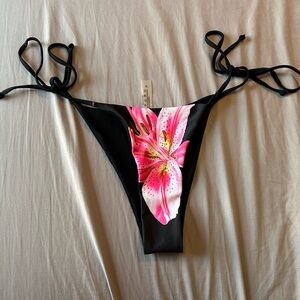 NWOT SHEIN Black and Pink Floral Bikini Bottom